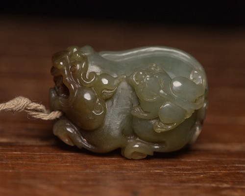 Zertifizierte natürliche Hetian Jade handgeschnitzt exquisite Bestie Statue 25631