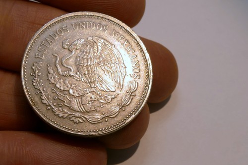 5000 PESOS 1988 MEXICO  World OIL INDUSTRY COIN - Picture 5 of 5