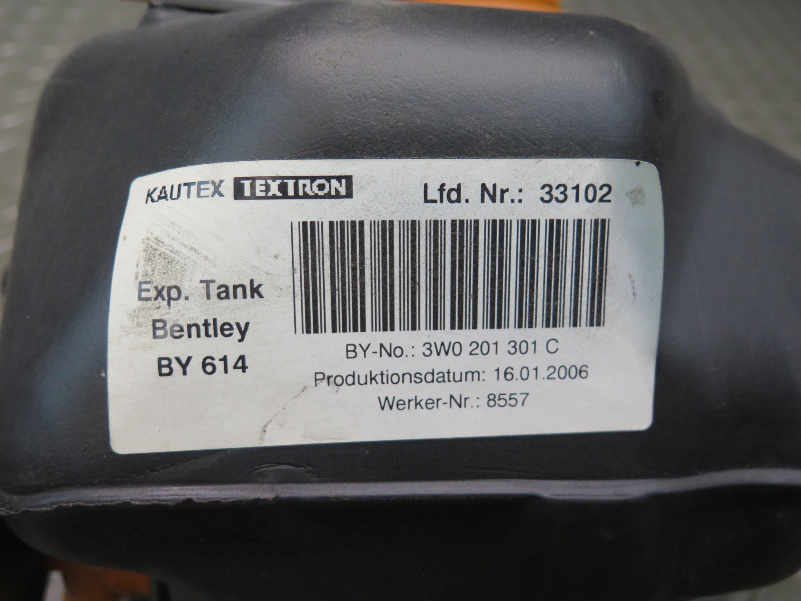 2006-2012 BENTLEY CONTINENTAL FLYING SPUR FUEL EXPANSION TANK RESERVOIR