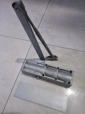 CISA 605 FR - Chiudiporta aereo - porte da 95 a 140cm - peso fino a 150 kg - Bild 1 von 3