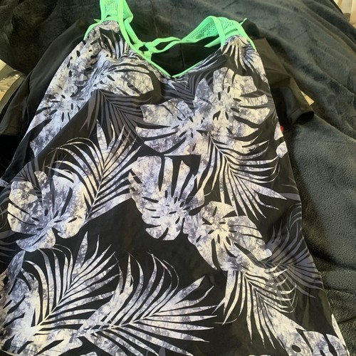 Women's Tankini & Short Swimsuit Set Black/purple Floral XL. NWT - Picture 3 of 3