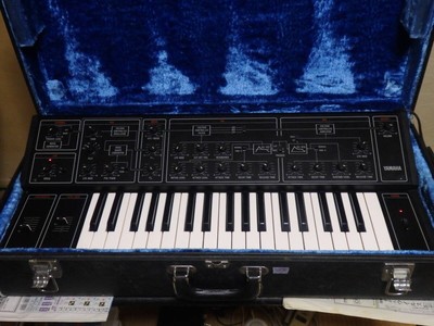 YAMAHA CS-10 Black 37-Key Monophonic Analog Keyboard Synthesizer