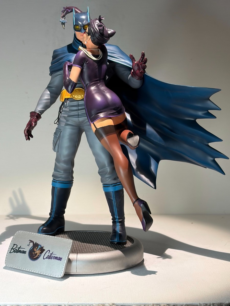 DC Comics Bombshells 11 Inch Statue Figure - Batman & Catwoman for
