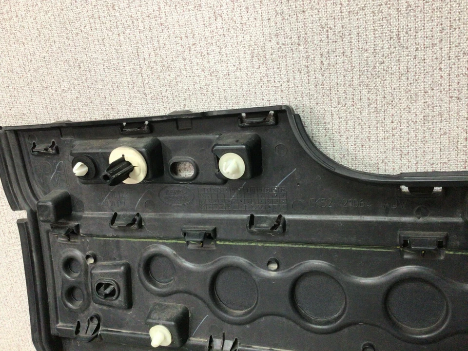 Land Rover Range Rover 2015 cubierta moldeada puerta inferior delantera derecha Foto 4 de 4