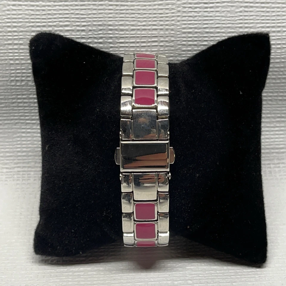 Relógio feminino Xoxo XO111 mostrador prata tom prata pulseira esmalte rosa TESTADO - Imagem 2 de 3