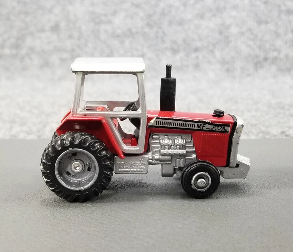 VINTAGE ERTL 1/64 MASSEY FERGUSON TRACTORDIECAST METAL RED SILVER - Image 2 of 4