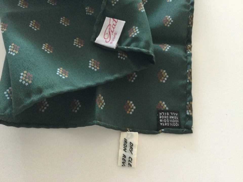  Cuadrado de bolsillo enrollado a mano Piattelli para hombre nuevo sin etiquetas Foto 3 de 3