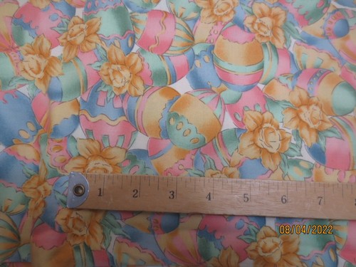 4 yds 24" x 44" Vintage Unmarked Cotton Fabric Easter Eggs & Daffodils pastels  - Picture 4 of 4