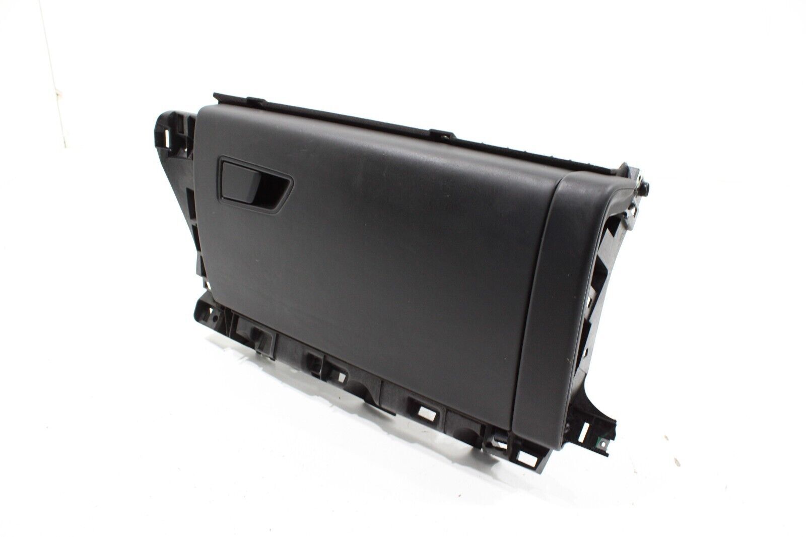 2017 - 2020 MASERATI LEVANTE DASH DASHBOARD GLOVE BOX STORAGE COMPARTMENT OEM