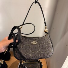 Coach Teri Shoulder Bag In Signature Jacquard CCZ02
