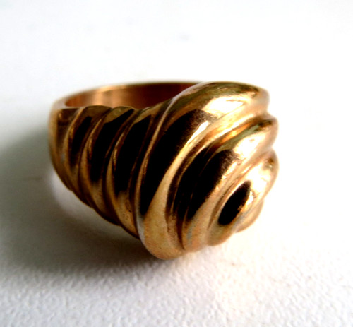 1990s Ring Dome Scupltural  Gold Tone Metal Size 7.25  Marked OAC
