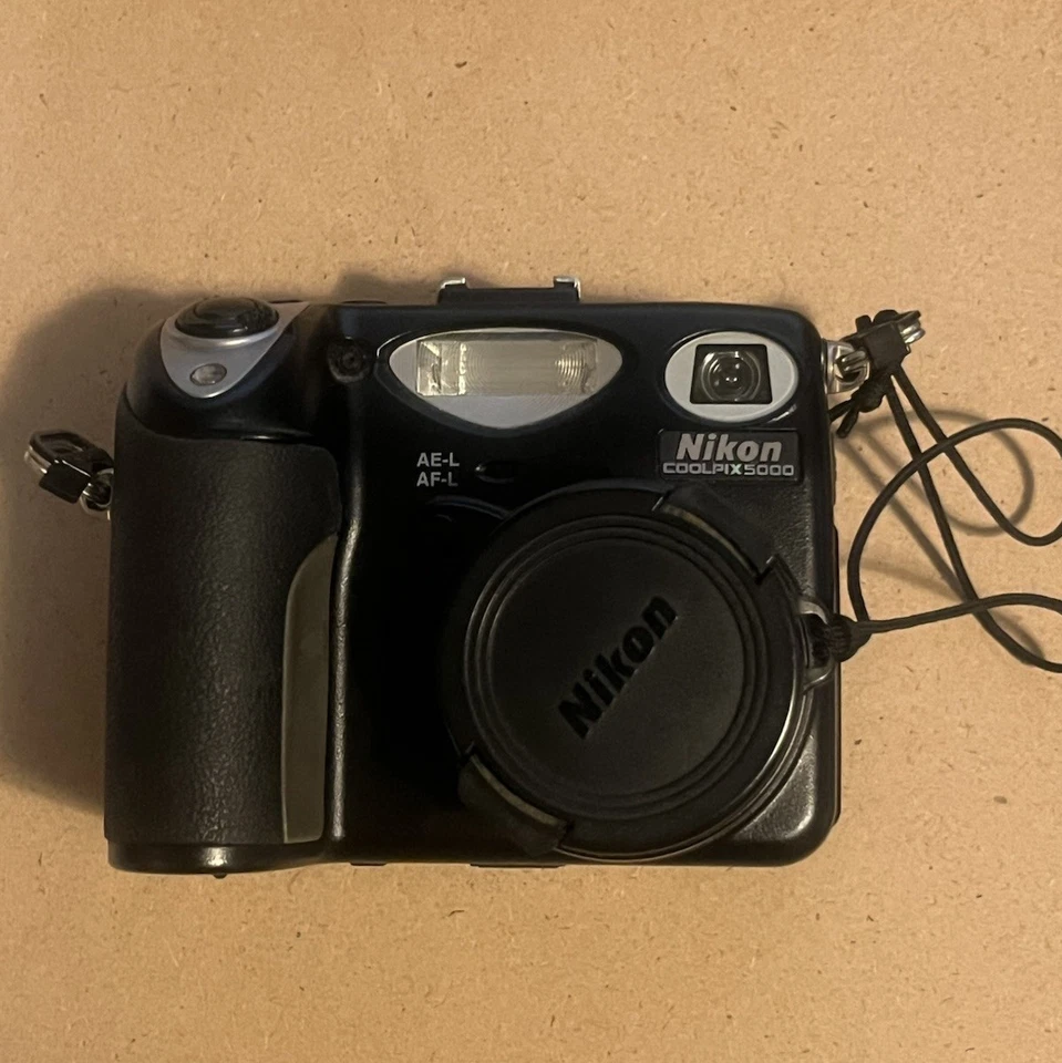 Nikon COOLPIX 5000 Compact Digital Camera 5MP Zoom Lens Vintage Tested&Works - Image 2 of 4