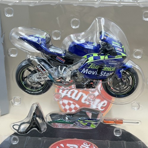 Tamiya 1/12 Honda RC211V Daijiro Kato #74 Finished Masterwork Collection 21010 - Picture 5 of 6