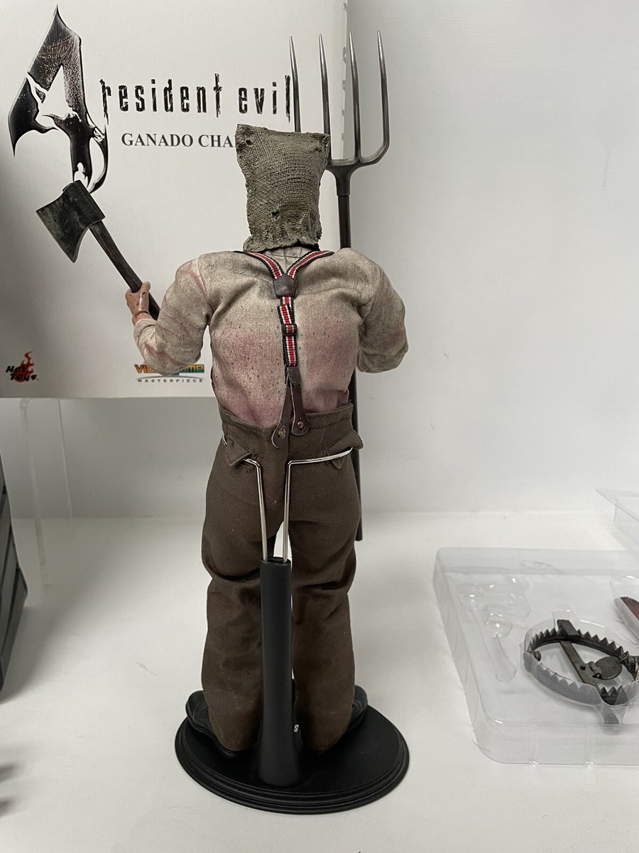 Hot Toys Resident Evil 4 Ganado Chainsaw 1/6 Action Figure 12