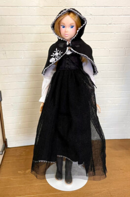 Momoko Doll Black Riding Hood 1/6 Fashion Doll mm008 2016 Momoko Doll Black Riding Hood 1/6 Fashion Doll mm008 2016