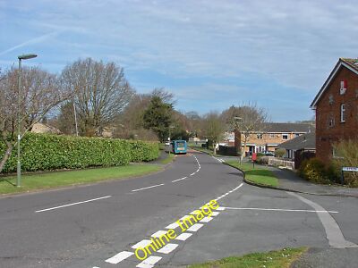 Photo 12x8 Creston Avenue Knaphill The housing estates around Creston Aven c2013