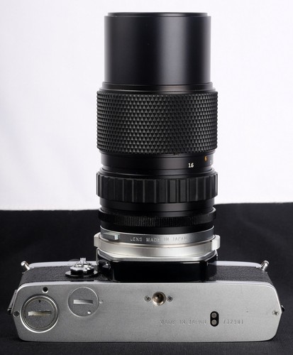 Olympus OM-1 MD 35mm Film SLR c/w Zuiko Auto-Zoom 70-150mm f/4 Lens & Flash Kit - Picture 10 of 11