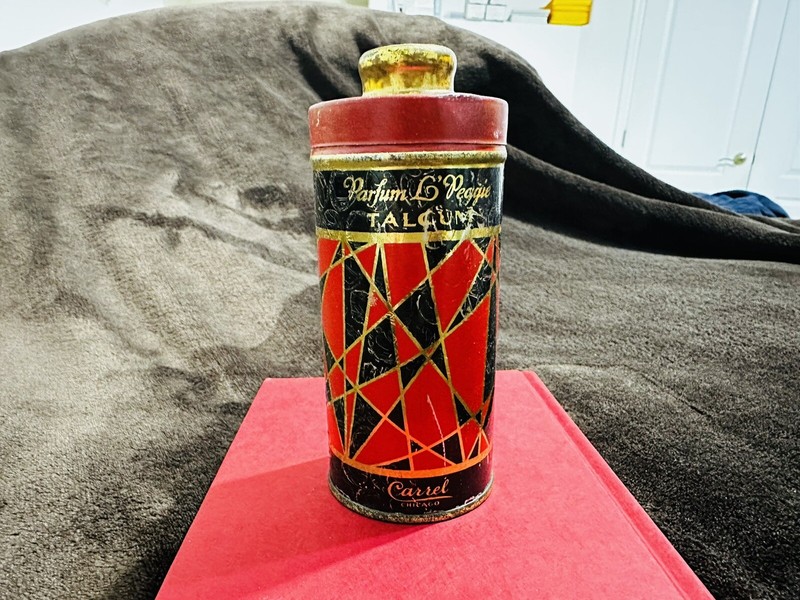 1950s Parfum L'Peggie Carrel Chicago Talcum Powder, 5oz, Full 4 5/8" high