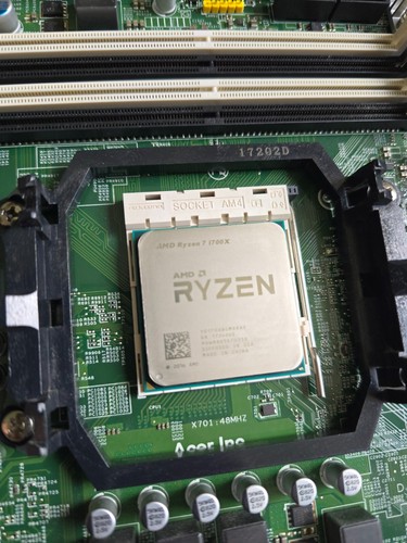 Ryzen 7 1700X w/ DAAM4L-Flavia MOBO and 32GB Corsair Vengeance RG DDR4 RAM Combo - Afbeelding 3 van 3
