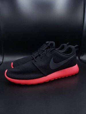 nike roshe run black red