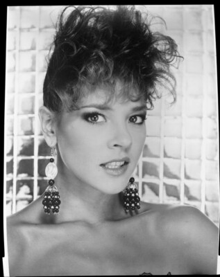 Michelle Bauer Sexy Bareshoudered Scream Queen Glamour Vintage 8x10