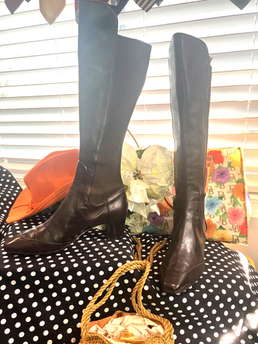 Oscar de la Renta Women's Dark Brown Knee Riding Boots with Stretch Backs Sz 39M - Picture 3 of 15