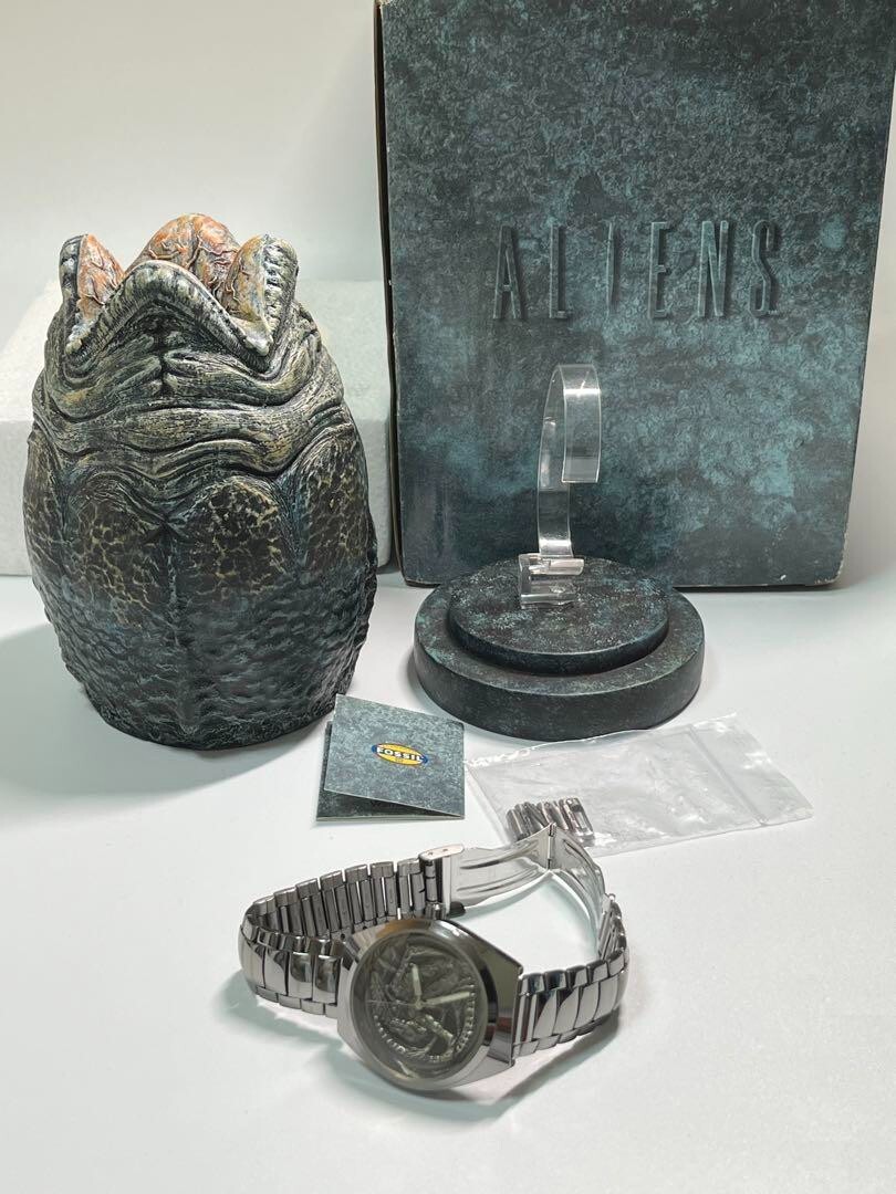 GIGER ALIEN Fossil Watch Resin Egg Display JAPANESE EXCLUSIVE LTD 