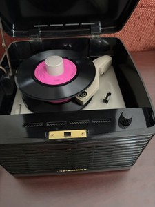 RCA Victor 6EY2 Vintage Bakelite Case 45 Record Player Plays Wonderful Repaired