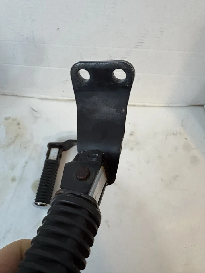 Honda Fury VT1300 2010-2016 OEM clavijas y soportes para pasajeros izquierdo y derecho HF1 Foto 2 de 4