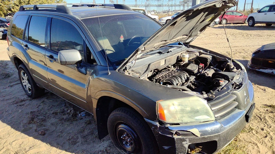 Conjunto de culata izquierda conductor Mitsubishi Endeavor 2004-11 OEM 3,8 L MR988112 Foto 2 de 4