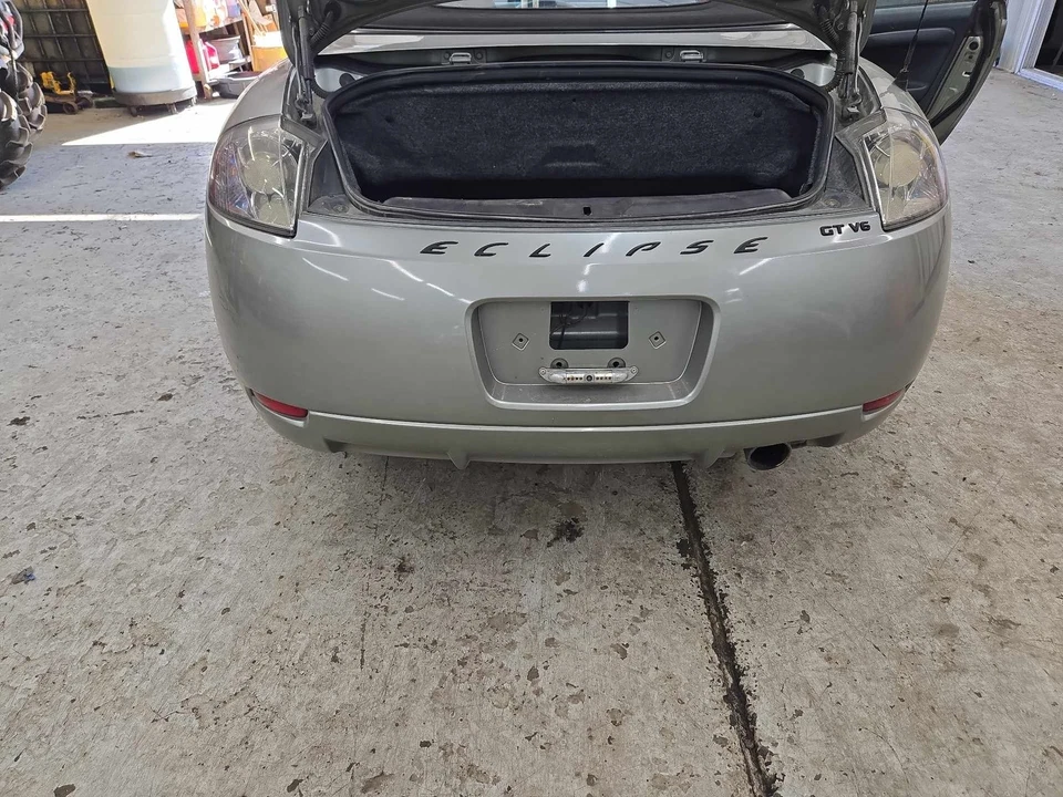 Used Rear Bumper Assembly Rear fits: 2008 Mitsubishi Eclipse US market Rear Grad Foto 2 de 4