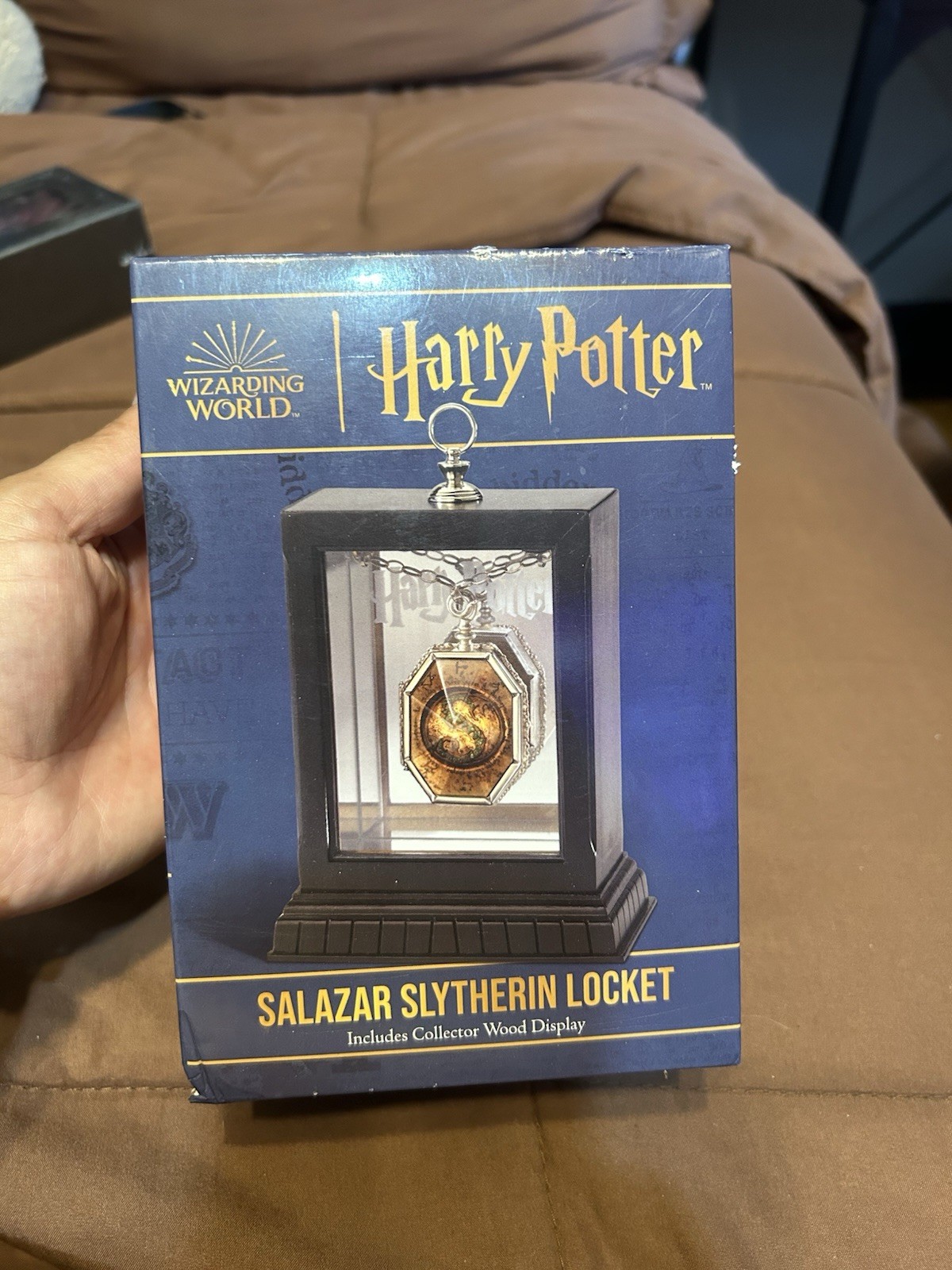 Medallón Salazar Slytherin y Time Turner