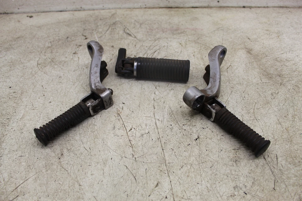 Kawasaki Vulcan 88 1993 juego de clavijas de pie de pasajero trasero K18 Foto 2 de 4