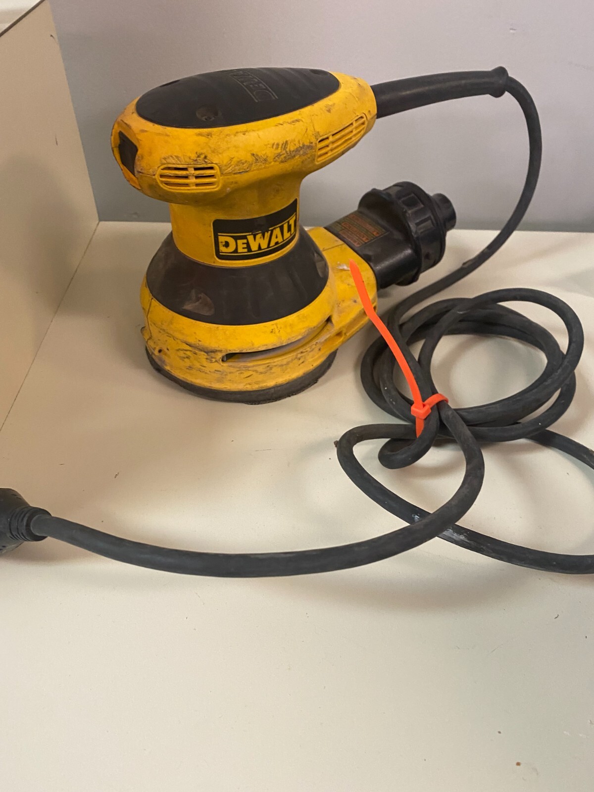 Dewalt D26451 Random Orbit Palm Sander Corded 3 amp eBay