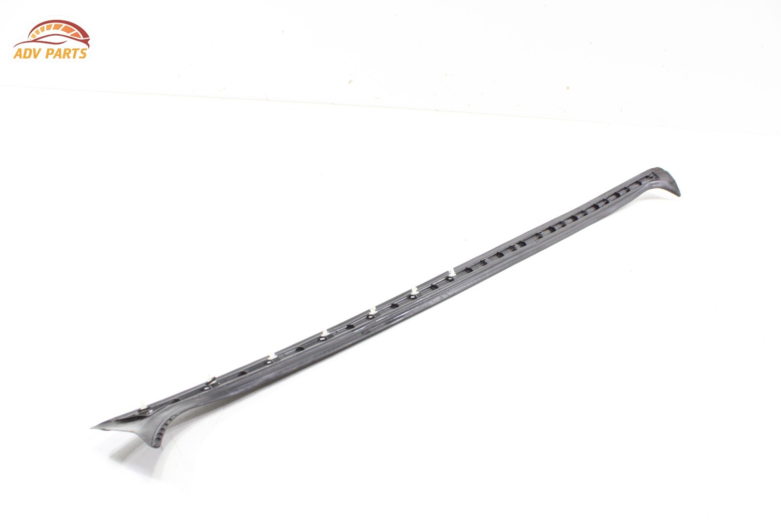 2017-2020 BENTLEY BENTAYGA TAILGATE LIFTGATE UPPER CENTER WEATHERSTRIP SEAL OEM