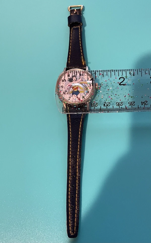 VINTAGE DABS 1977 DC COMICS WONDER WOMAN WATCH Faux Leather Strap - Image 4 of 4