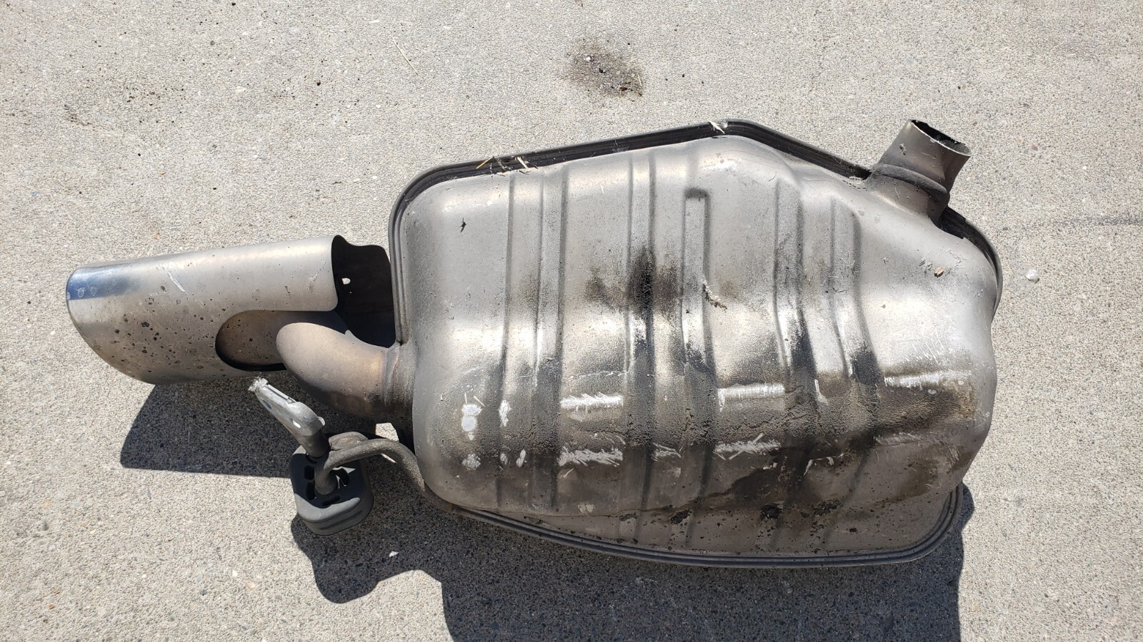 2008 Mercedes E350 W211 Rear Right Passenger Side Exhaust Muffler 