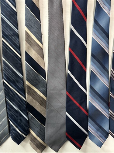 Lot Of 11 Vintage Mens Polyester Classic Neckties Various Patterns Colors Makers - Picture 3 of 8