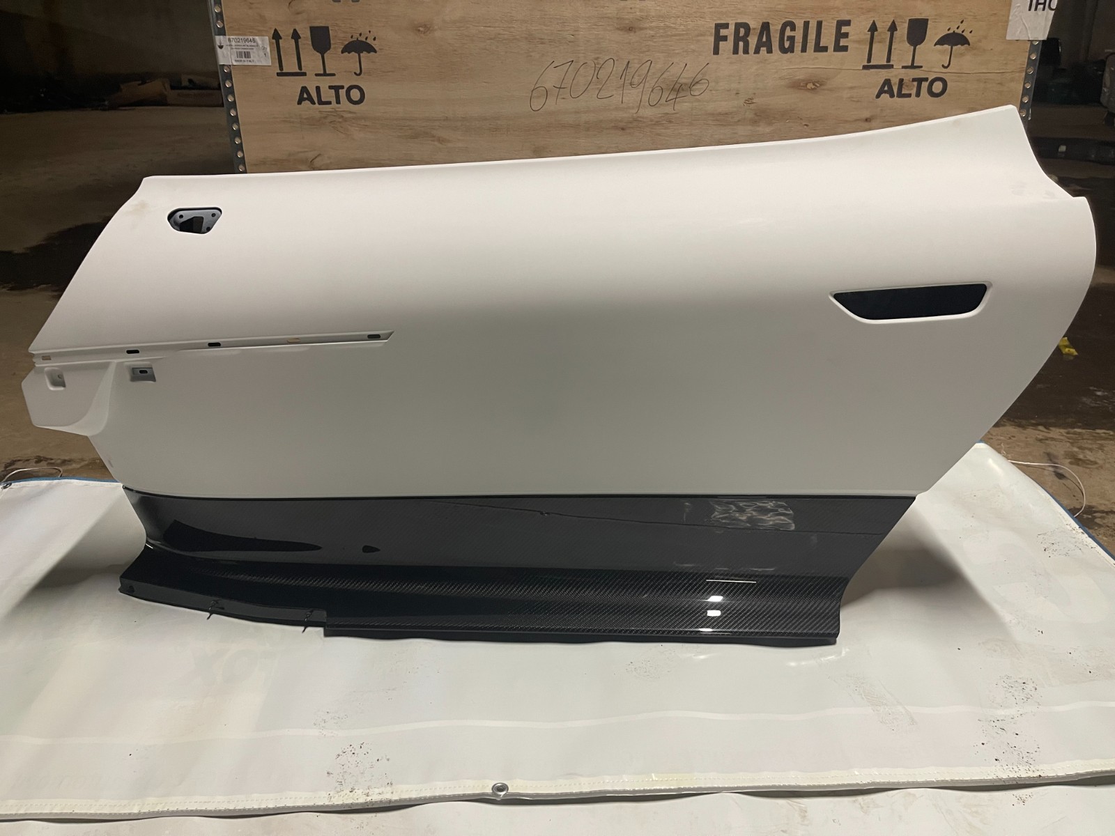 Maserati MC20  Carbon door Right hand side OEM 670219646---Brand New in box