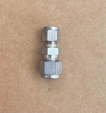 Swagelok 3/8" X 1/4" Stainless Steel Union Reducer SS-600-6-4 Several Avail New