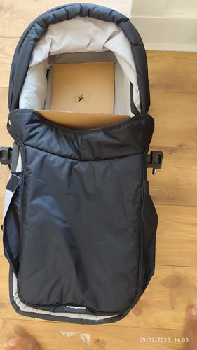 Baby Jogger Compact Carrycot Bassinet + Adapter For City Mini /GT Single - Picture 2 of 9