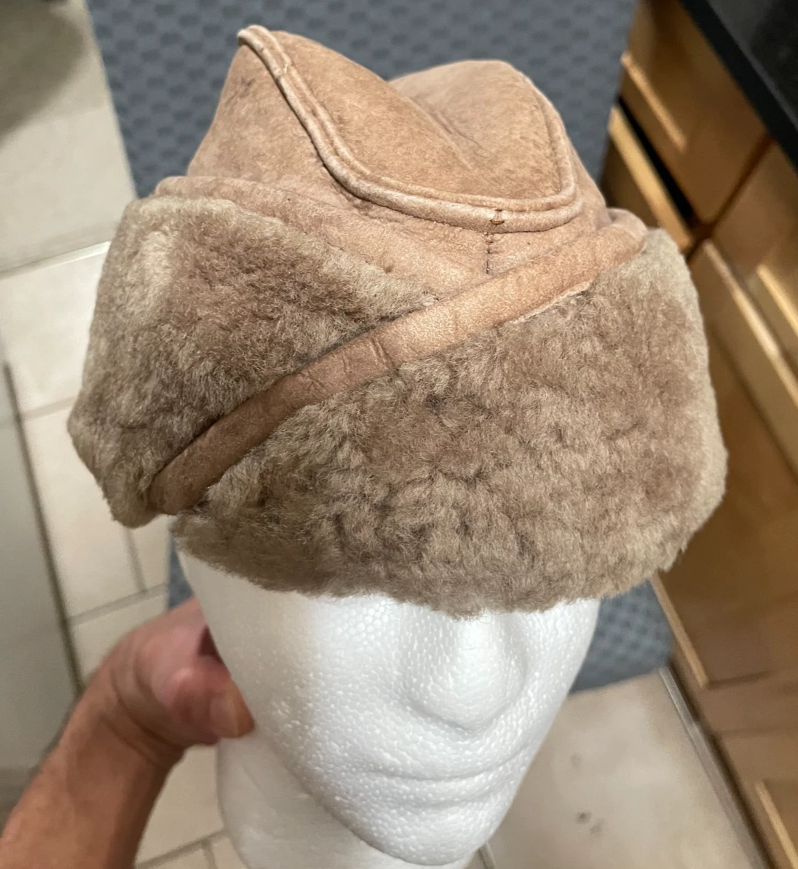 VTG Leprechaun Sheepskin Co Cossack Beige Shearling Garrison Winter Hat Large