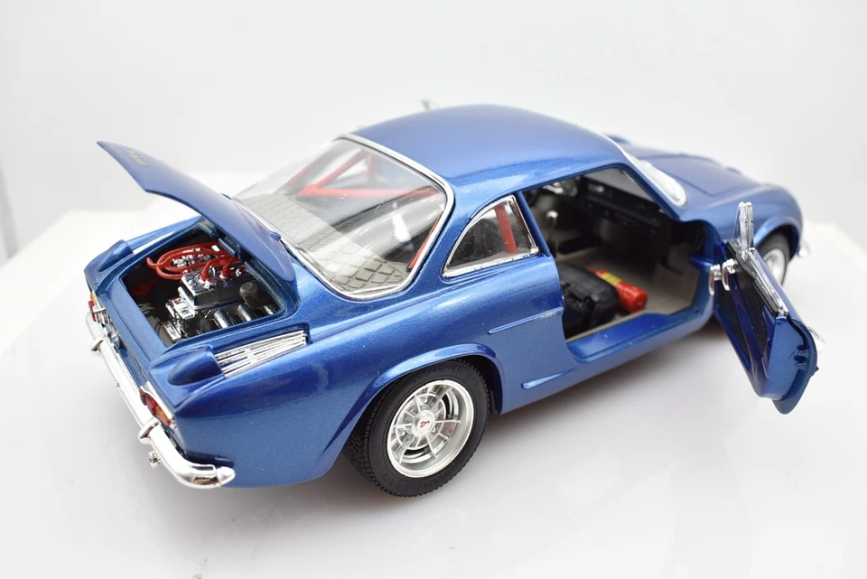 Modellino auto scala 1:18 Alpine A110 blue Burago diecast modellismo collezione - Immagine 4 di 4