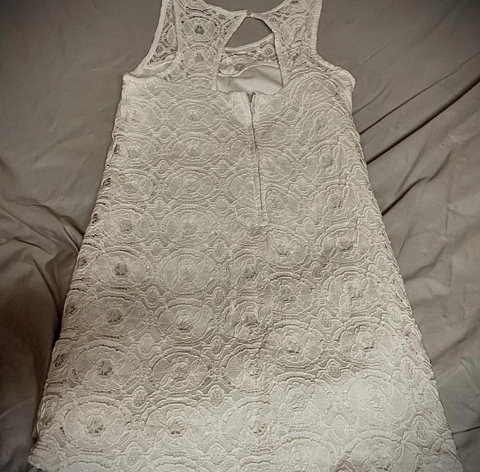 Charolette Russe Juniors White Lace Dress Small Sleeveless Back Zip Cut Out - Image 4 of 4