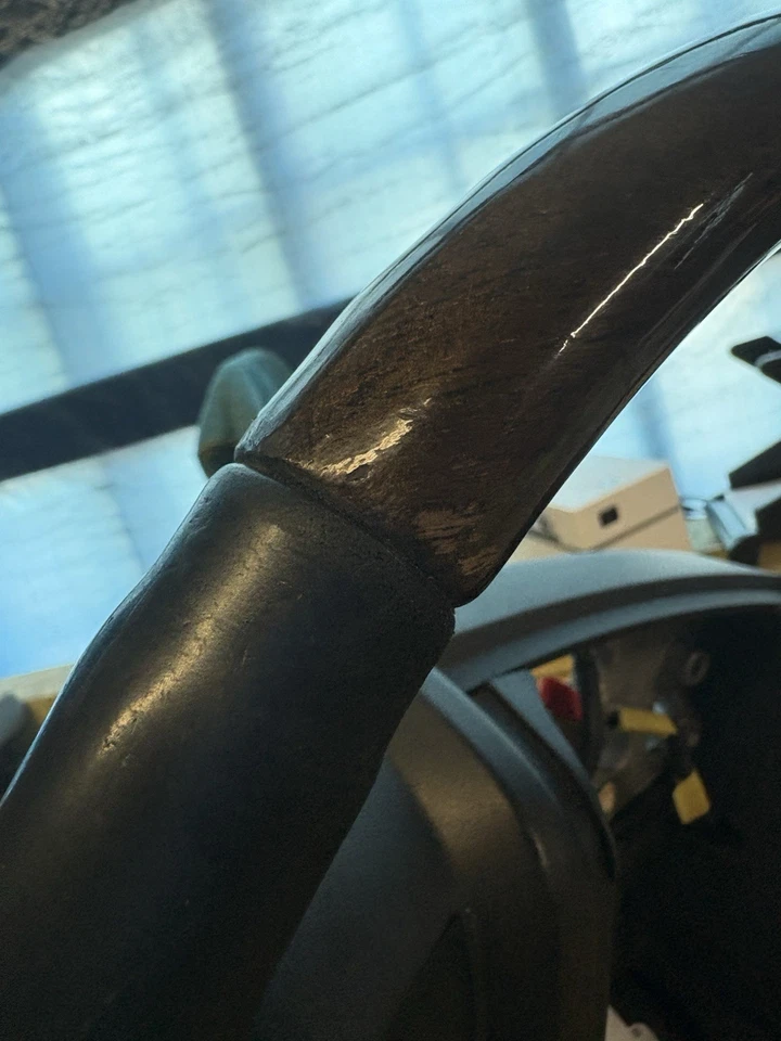 Volante Ford Expedition 2007-2014 o F250 madera y cuero negro Foto 2 de 4