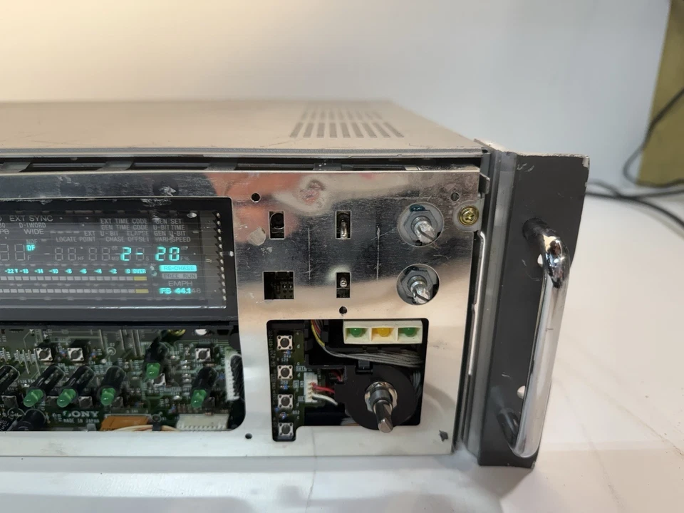 Grabadora de audio digital Sony PCM-7040, ¡sin probar! Foto 4 de 4