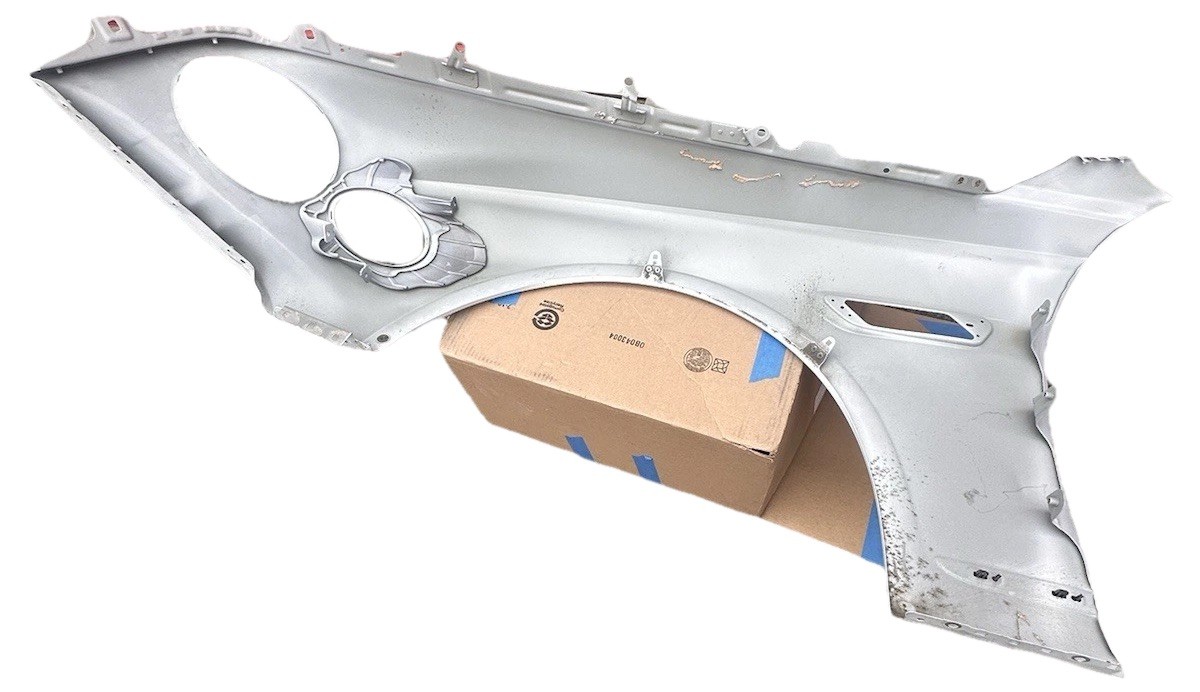 2020-2023 Bentley Flying Spur W12 Front Right Passenger Side Fender Cover Panel