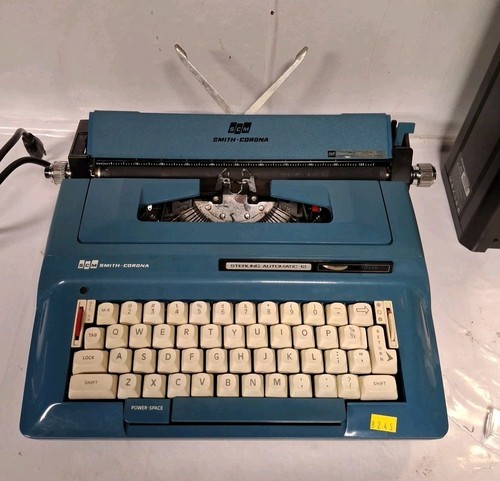 Vintage Schreibmaschine Smith-Corona Sterling Automatic 12 mit SCM Tasche - getestet