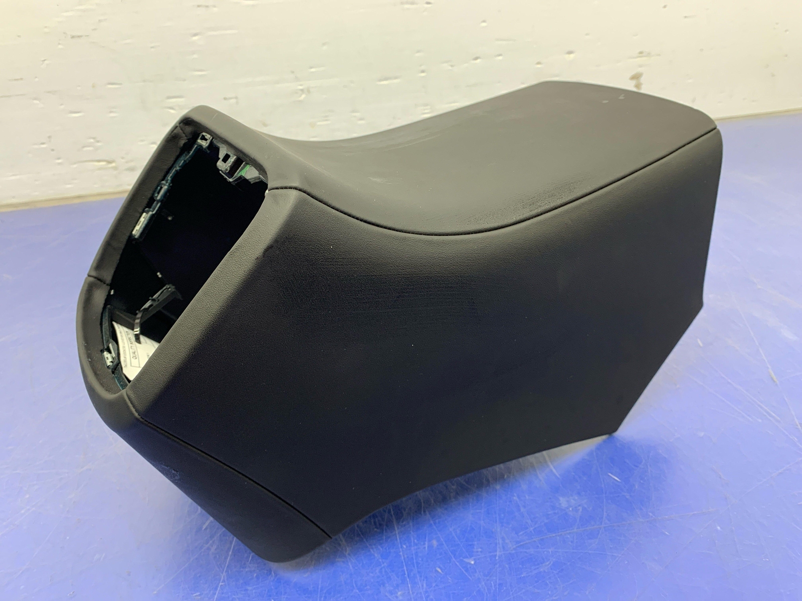 2017 - 2020 MASERATI LEVANTE M161 OEM CENTER CONSOLE REAR END TRIM COVER SHROUD
