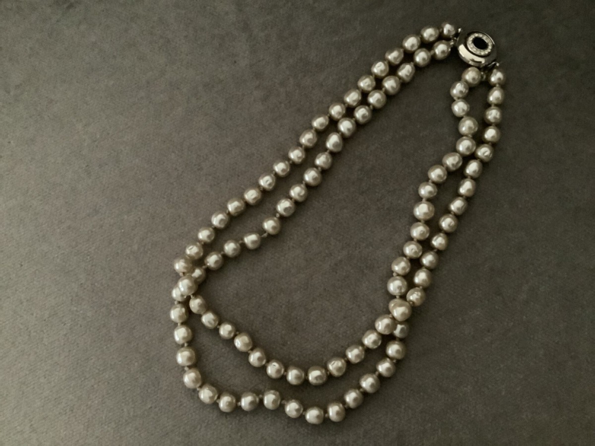 GIVENCHY Vintage 2 strand faux pearl necklace w/silver 